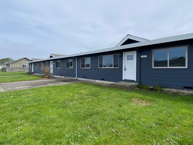 Photo - 3051 Hazel Ave