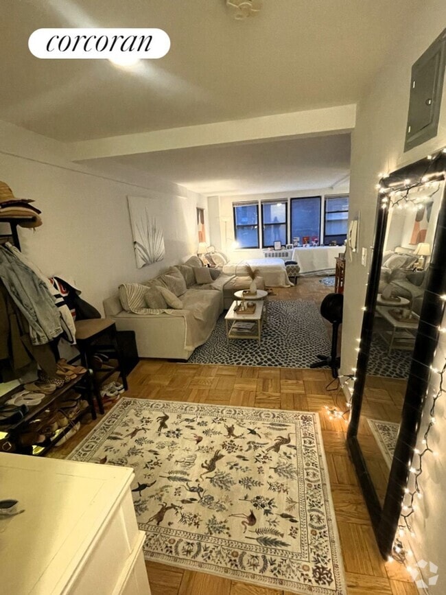 Building Photo - 241 E 76th St Rental