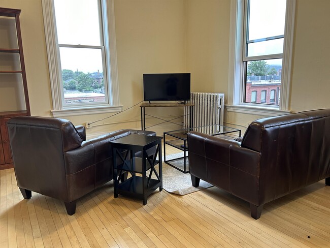 Photo - 101 Main St Unit 17