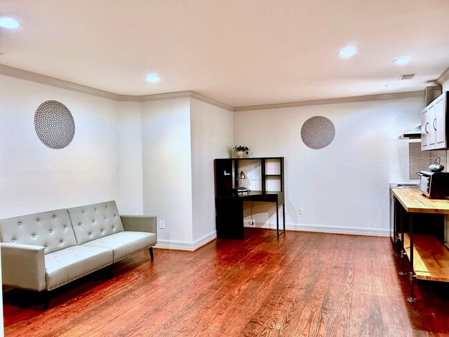Building Photo - 10217 Cedar Pond Dr Rental