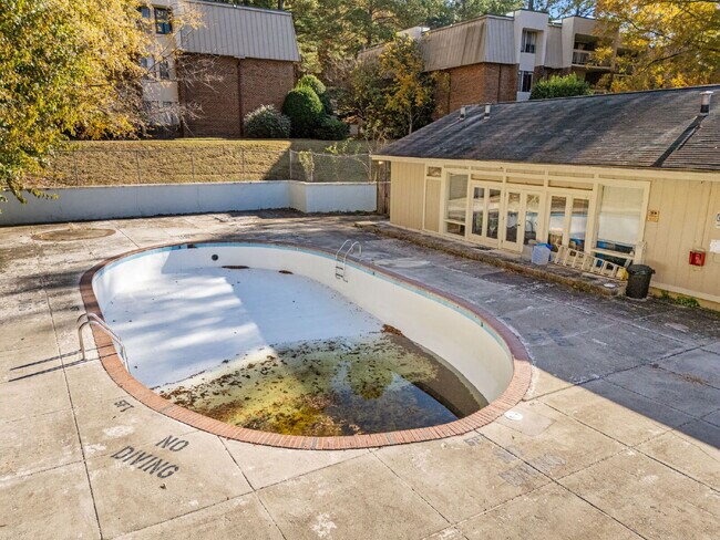 Photo - 500 Umstead Dr