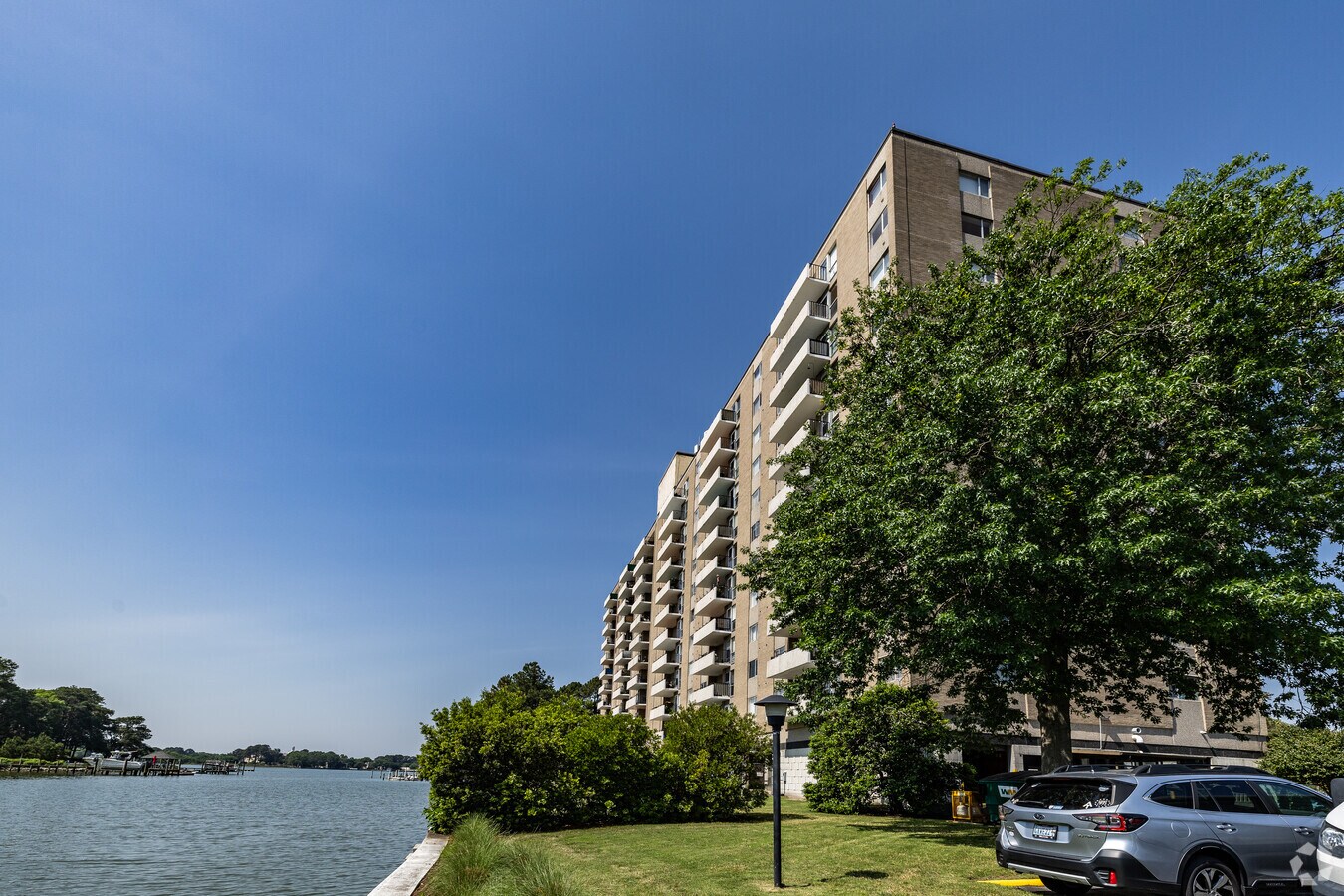 Photo - The Algonquin House