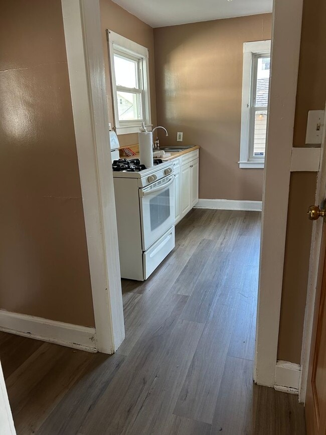 Photo - Charming Home in Heart of Rock Island