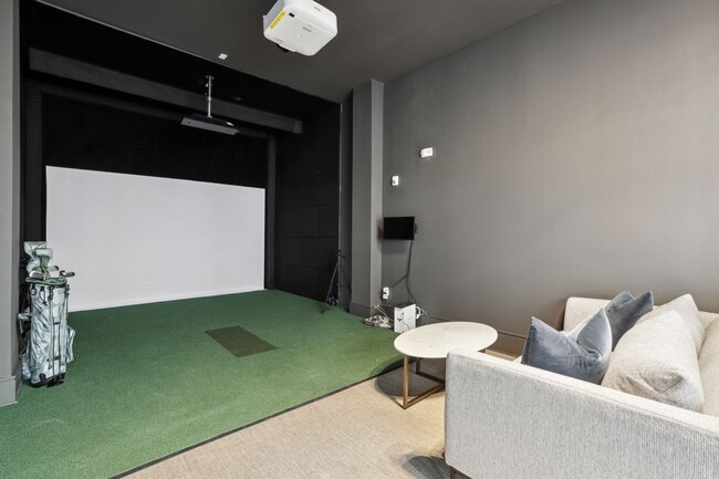Multi-Sport Lounge