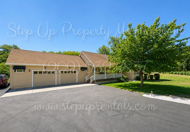 Photo - Spacious Curtis Creek Ranch Home in a Quiet Cul-de-Sac with Large Garage & Private Outdoor Space