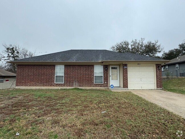 Building Photo - Newly Remodeled House