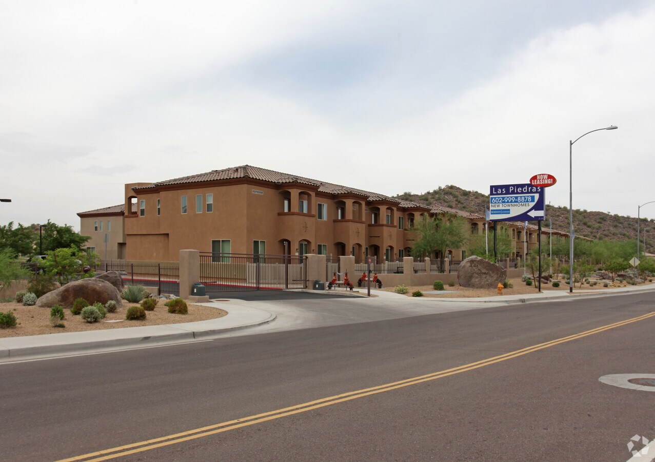 Las Piedras Townhomes - Las Piedras Townhomes