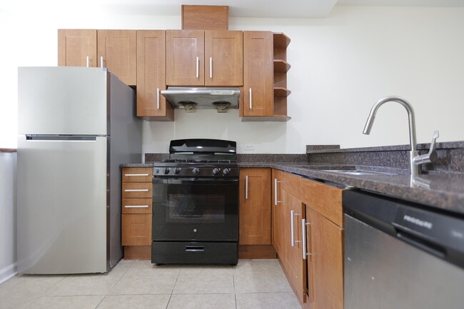 Photo - 1223 E 52nd St
