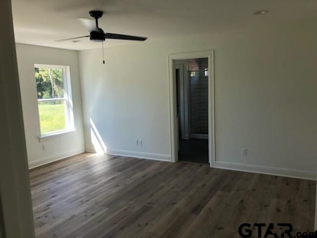 Photo - Like new construction in Flint!