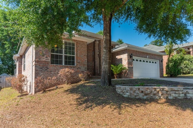 Photo - 4 Bedroom in Ideal Neighborhood!!