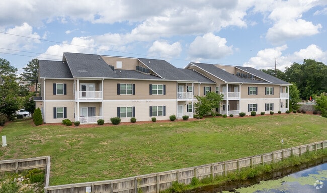 Photo - Crystal Lakes and Kingsley Apartments & Townhomes