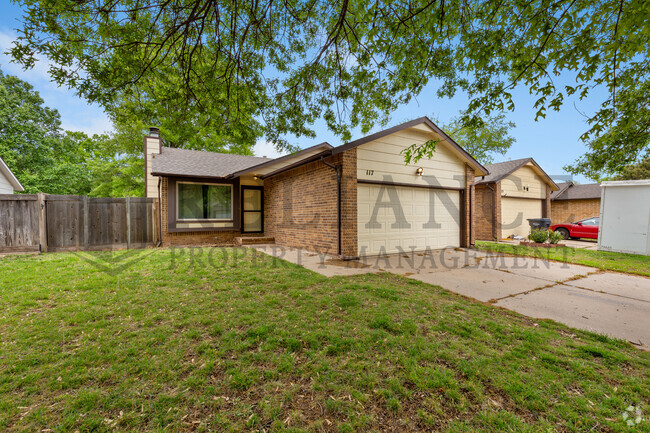 Building Photo - 117 S Lark Ln Rental
