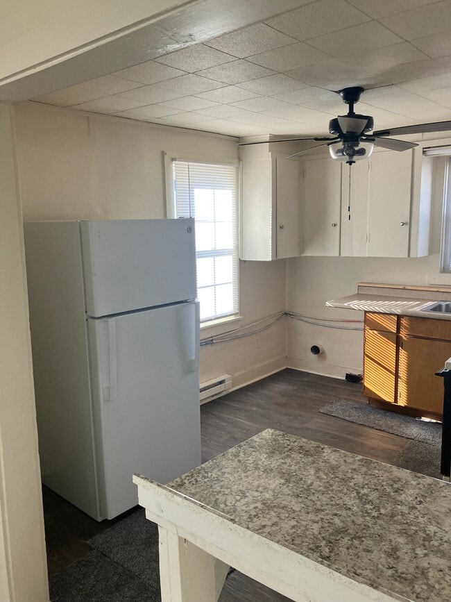 Photo - 215 N Railroad Ave