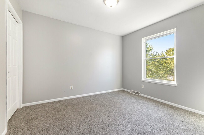 Photo - 902 Cedar Run Ct NW