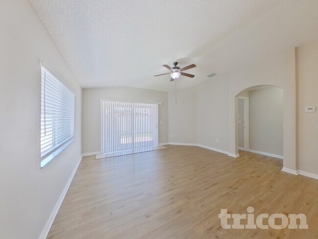Photo - 11749 Lynmoor Dr