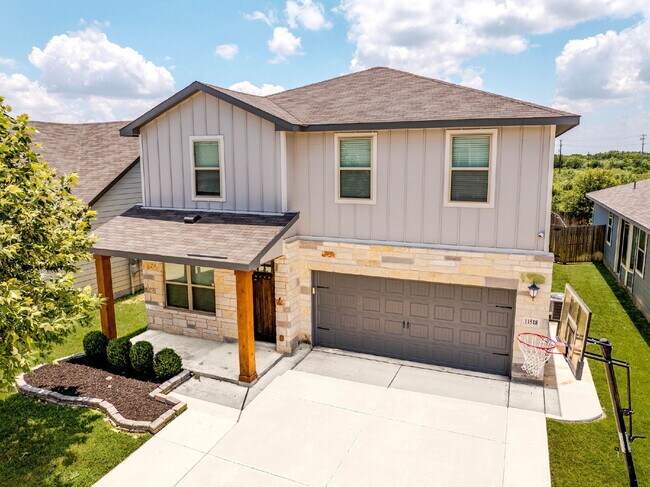 Building Photo - Greenbelt, Second En Suite, Media and Game... Rental