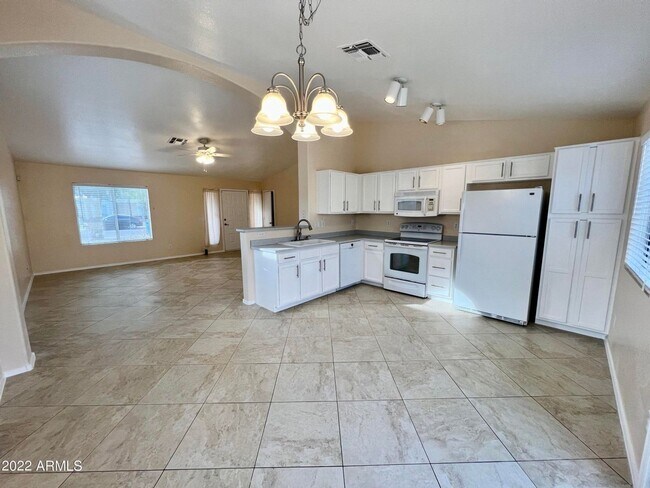 Photo - Available Jan 15, 2026 – Stunning 3-Bed, 2-Bath Home!
