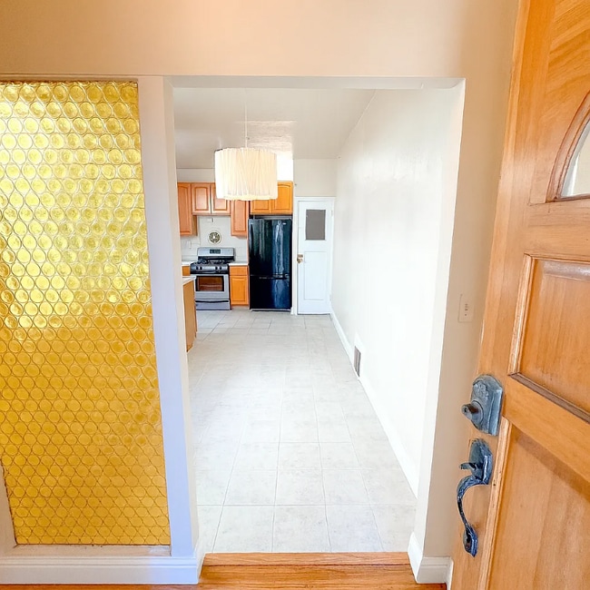 Photo - 472 Ramsell St