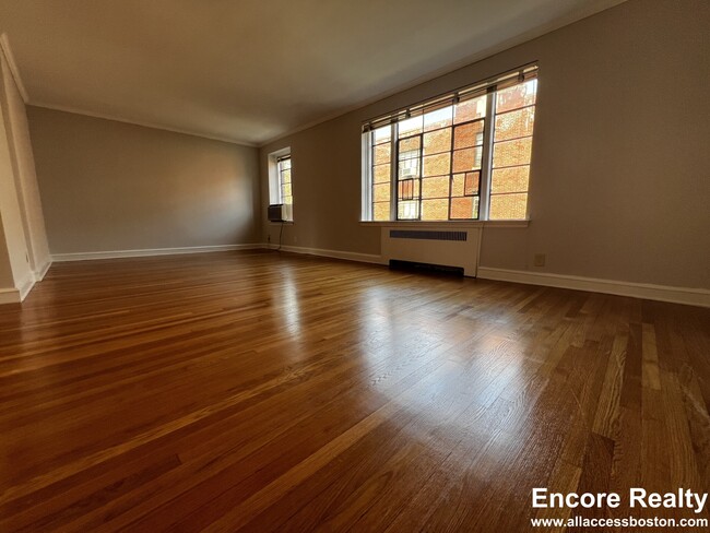 Photo - 95 Longwood Ave