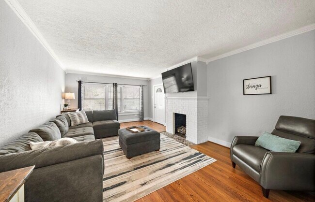 Photo - 1633 Castle Ct