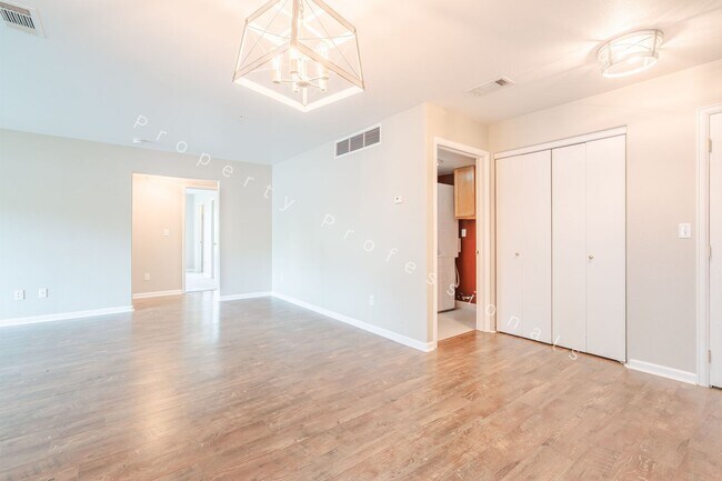 Photo - Condo for Rent in New Castle Unit A
