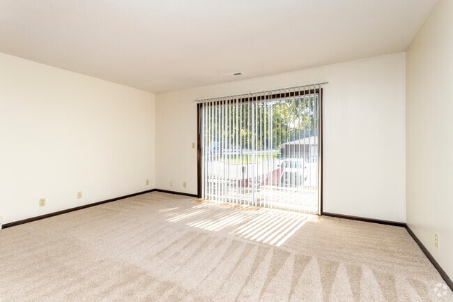 1BR, 1BA - 816SF