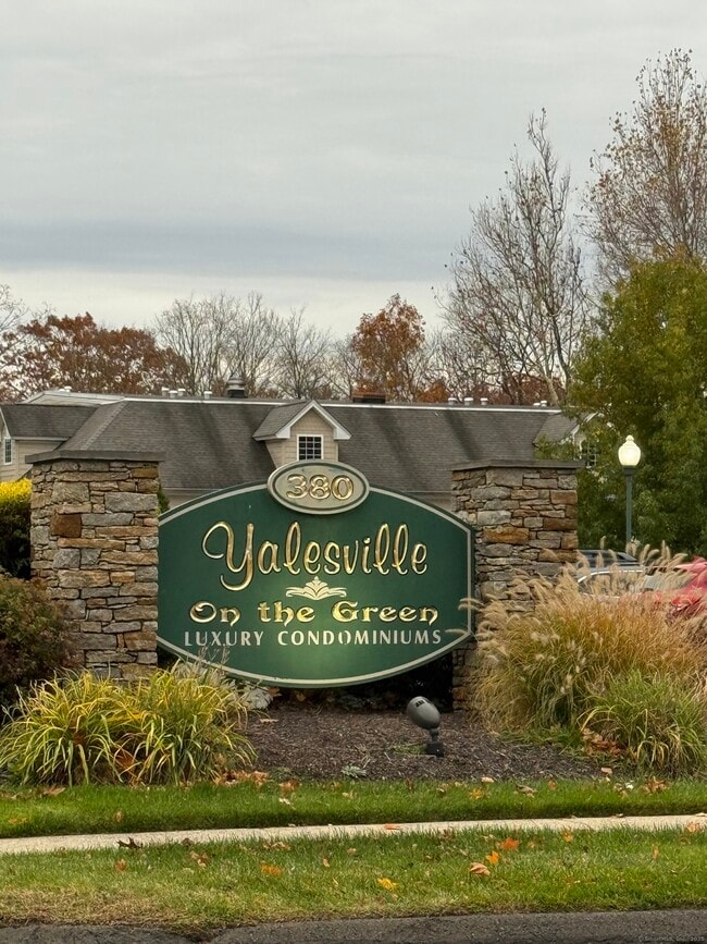 Building Photo - 380 Main St Unit 12