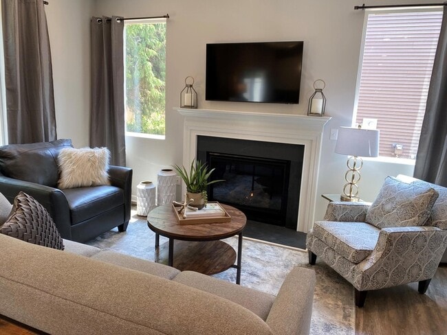 1029 Rebecca St Unit 13