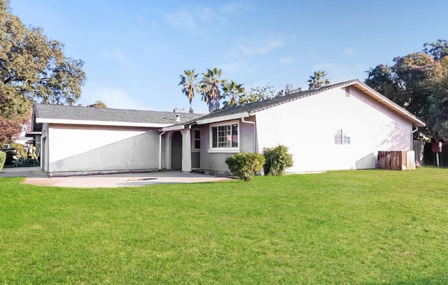 Photo - 4433 Bollenbacher Ave