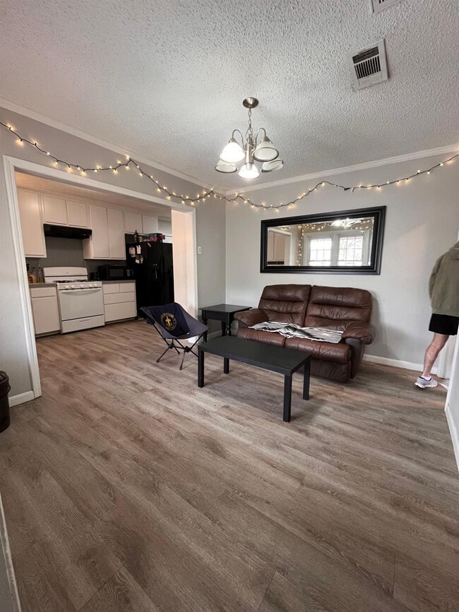 Photo - 2613 25th St