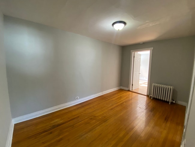 4210 N Kilpatrick Ave Unit 2F
