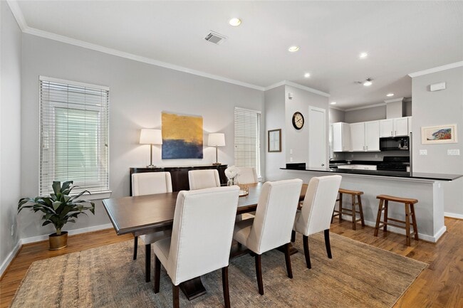 Photo - 4510 Center St