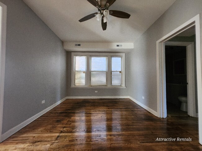 Building Photo - 608 E 71st St Unit 2 Rental