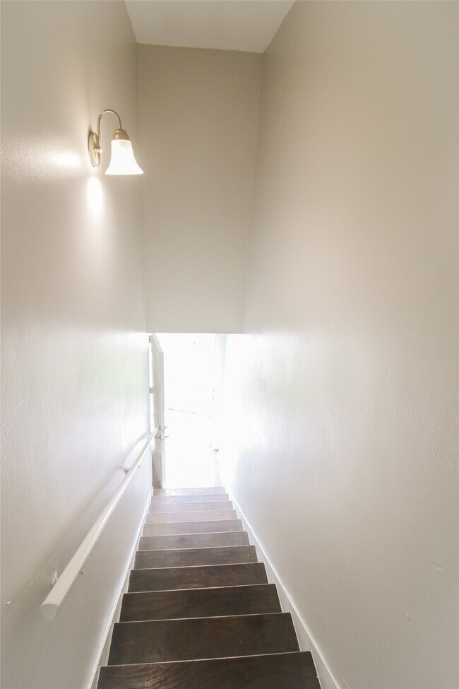 Building Photo - 1214 44th St Unit A