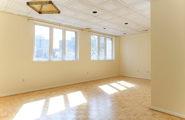 Building Photo - 75 Liberty Ave Unit C17