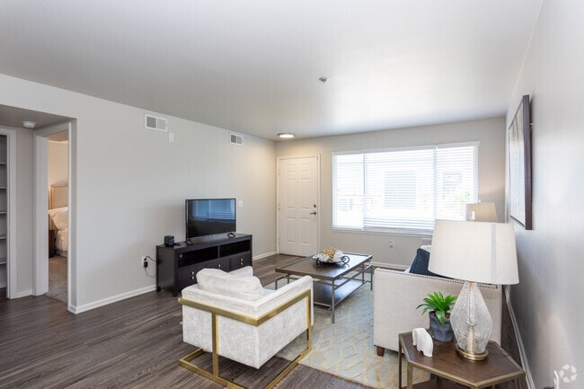 Hilltop - 1056SF - The Bluffs at Castle Rock