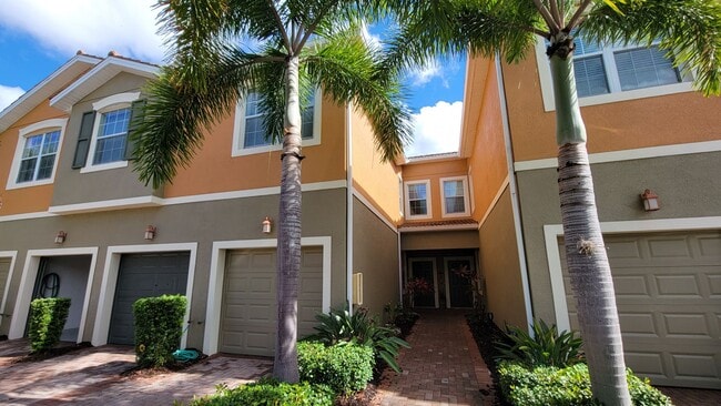 Building Photo - 5490 Soapstone Pl Unit 8-102