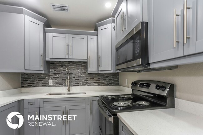 Photo - 3911 W Walnut St