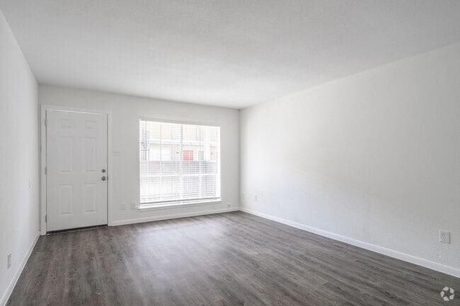 1BR, 1BA - 547SF