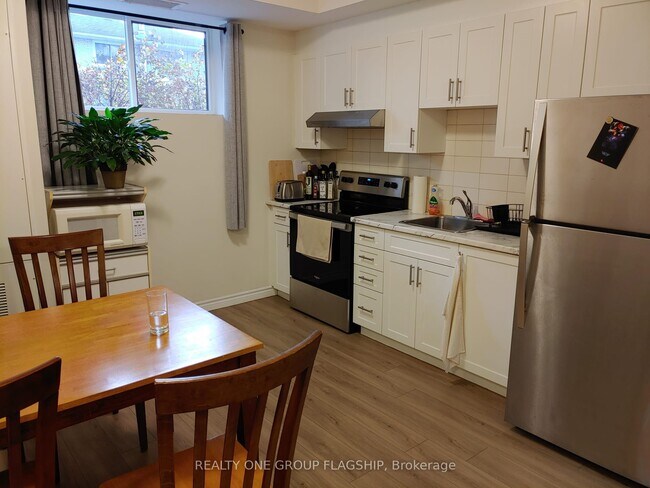 Photo - 712 Glen Forrest Blvd Unité 004