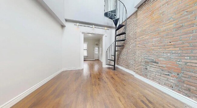 Photo - East 25th Street Unidad 5RE