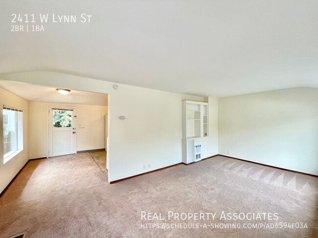 Photo - 2411 W Lynn St