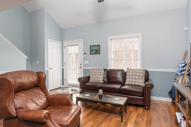 510 E Gillespie St Unit B 8