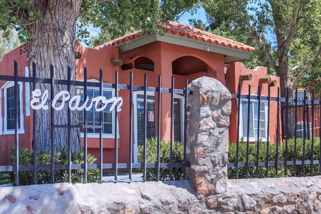 El Pavon Apartments
