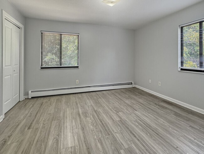 Photo - 885 Hardwick Dr SE