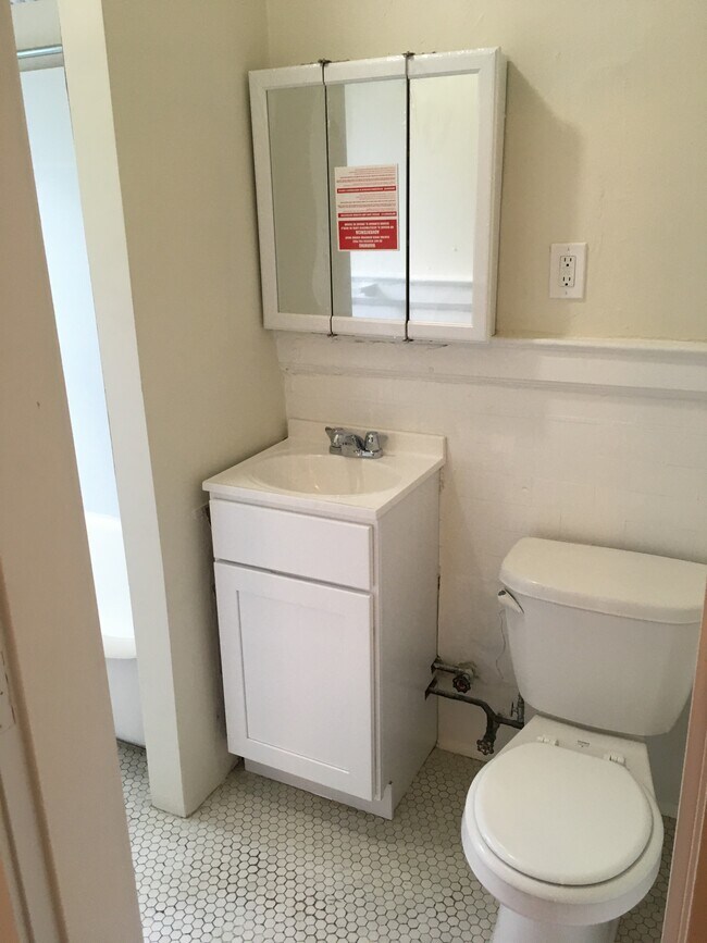 Photo - 137 Peterborough St