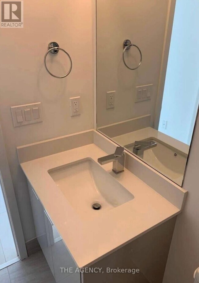 Photo - 2916 Hwy 7 Unité 2810