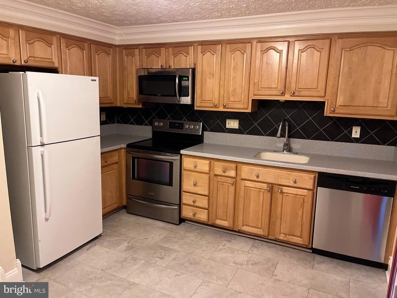 Photo - 1042 Vine St