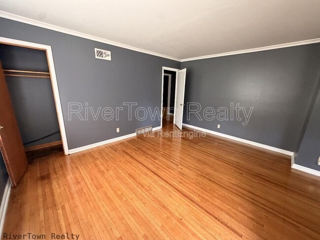 1517 Baxter Ave