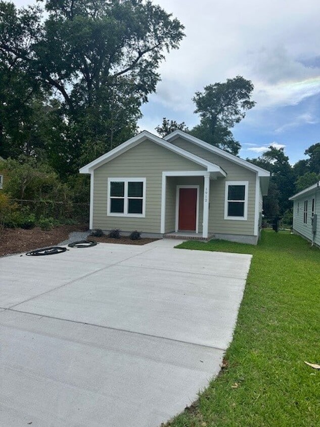 New Construction 3 Bedroom Home - New Construction 3 Bedroom Home
